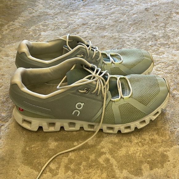 ON CLOUD Women Running Shoes Size 10 - Picture 3 of 8